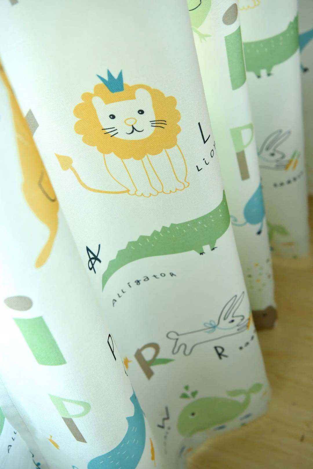 Dieren gordijn geel