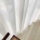 Witte vitrage verticale strepen