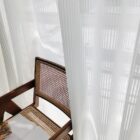 Witte vitrage verticale strepen