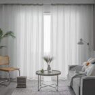 Witte vitrage verticale strepen