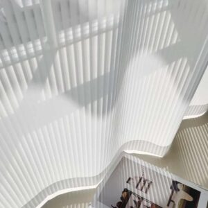 Witte vitrage verticale strepen