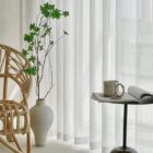 Witte vitrage verticale strepen