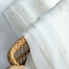 Vitrage met gouden of zilveren strepen