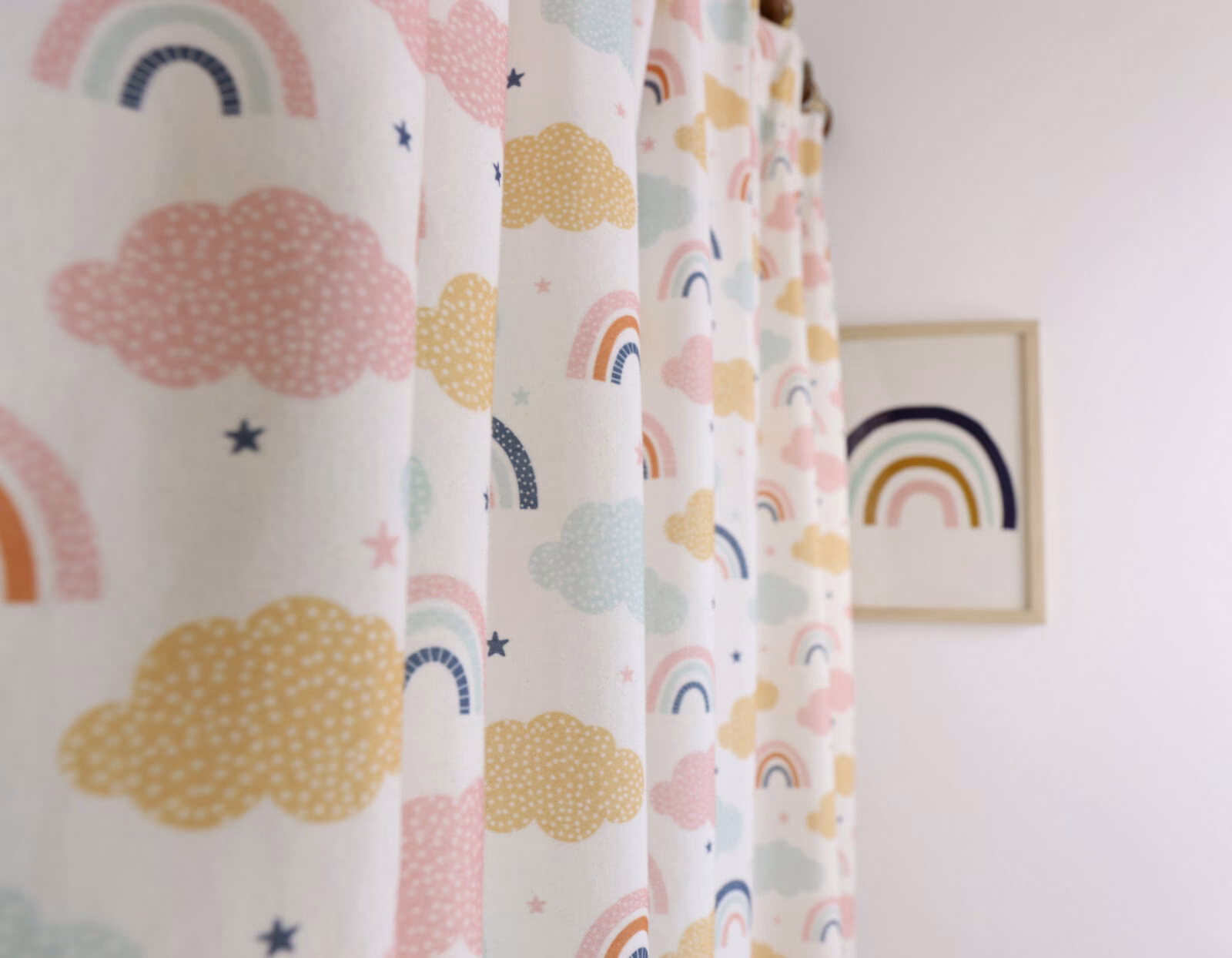 Regenboog kinderkamer gordijnen Leukekindergordijnen.nl