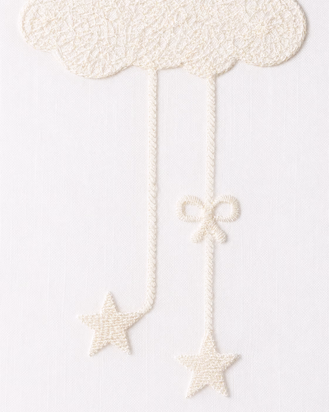 Witte kinderkamer vitrage met crèmekleurige wolk, sterren